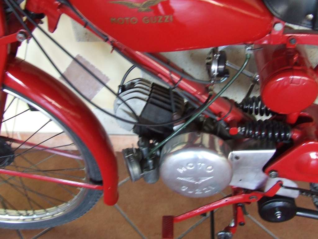 MOTO GUZZI MOTOLEGGERA GUZZINO MODELLO C 1951 65 cc 3 MARCE