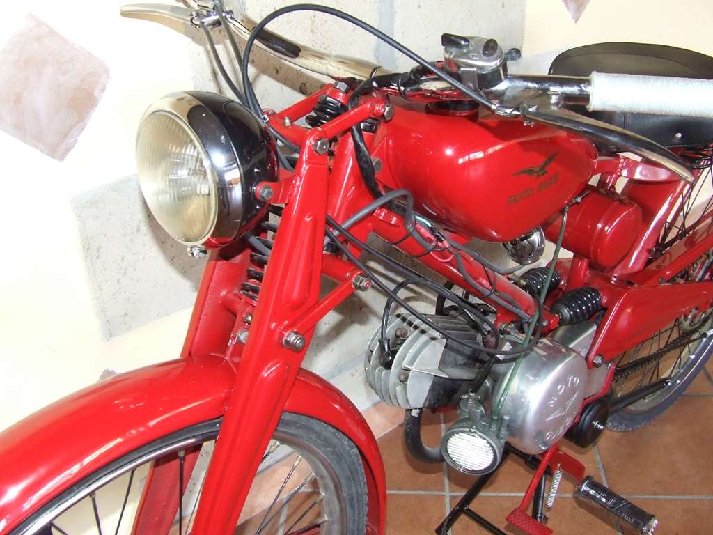 MOTO GUZZI MOTOLEGGERA GUZZINO MODELLO C 1951 65 cc 3 MARCE