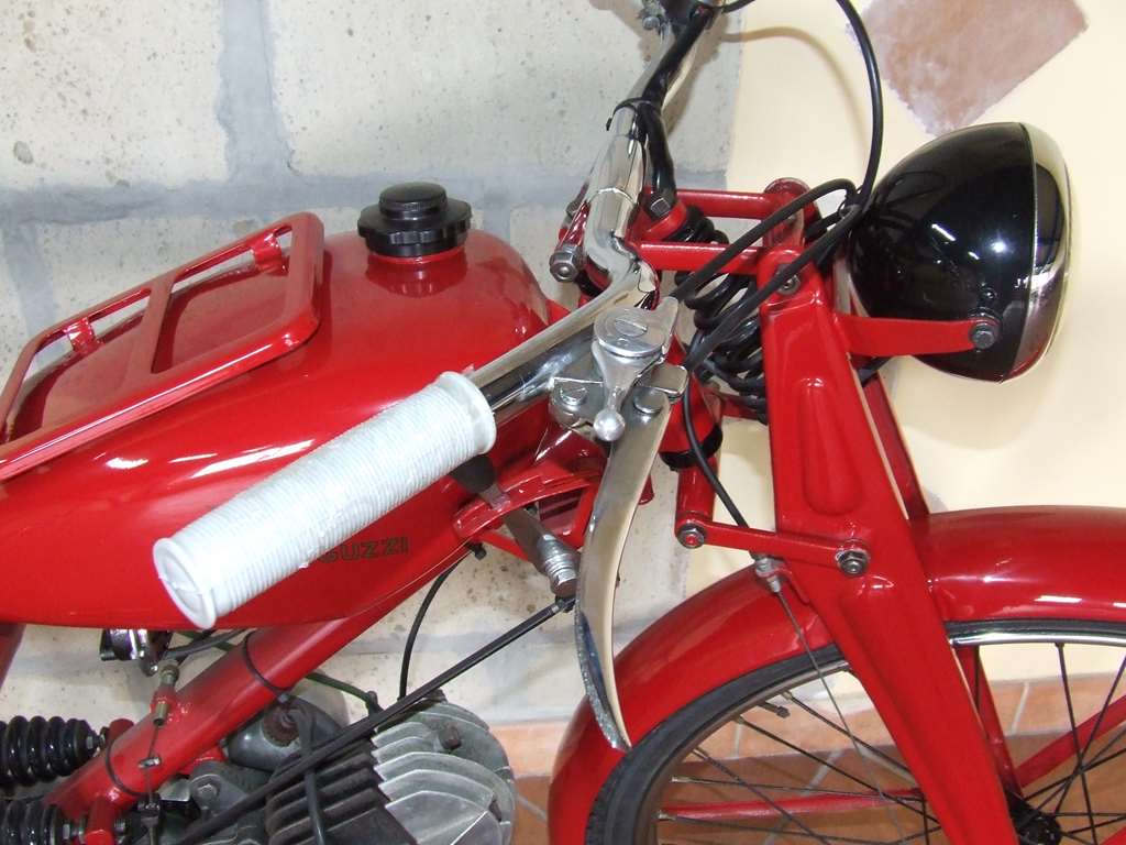 MOTO GUZZI MOTOLEGGERA GUZZINO MODELLO C 1952 65 cc 3 MARCE